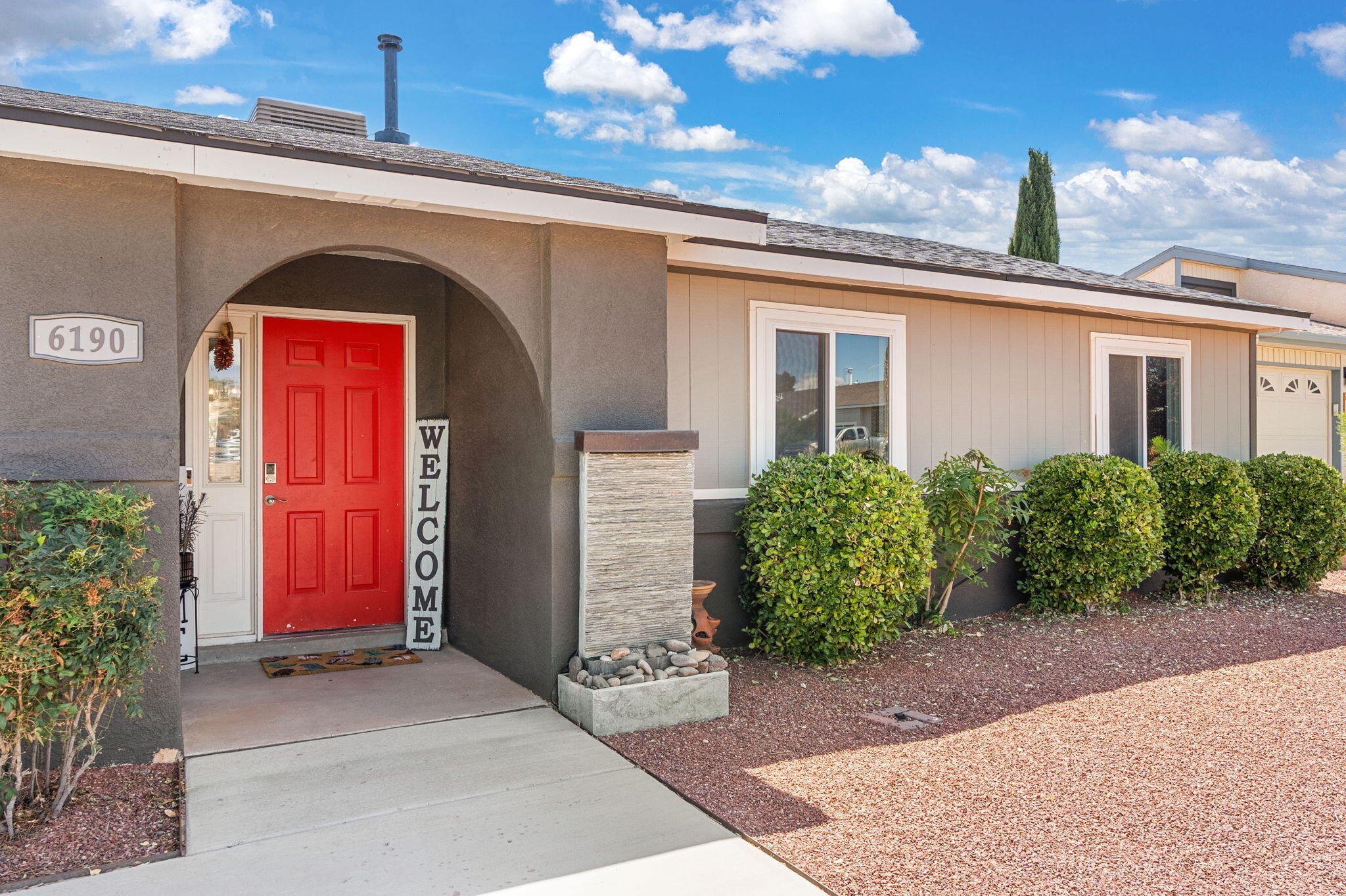 6190 ROADRUNNER Loop NE