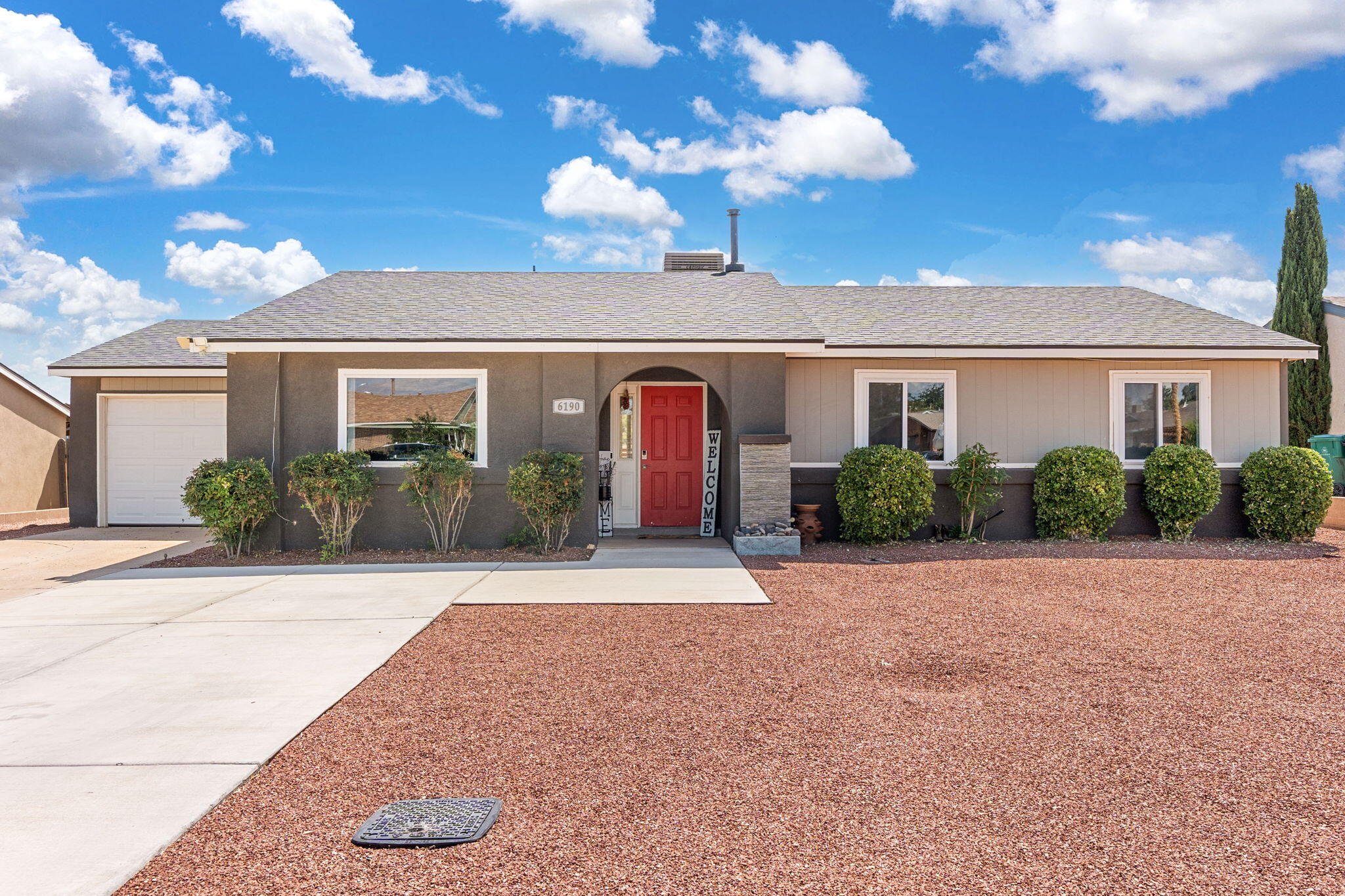 6190 ROADRUNNER Loop NE