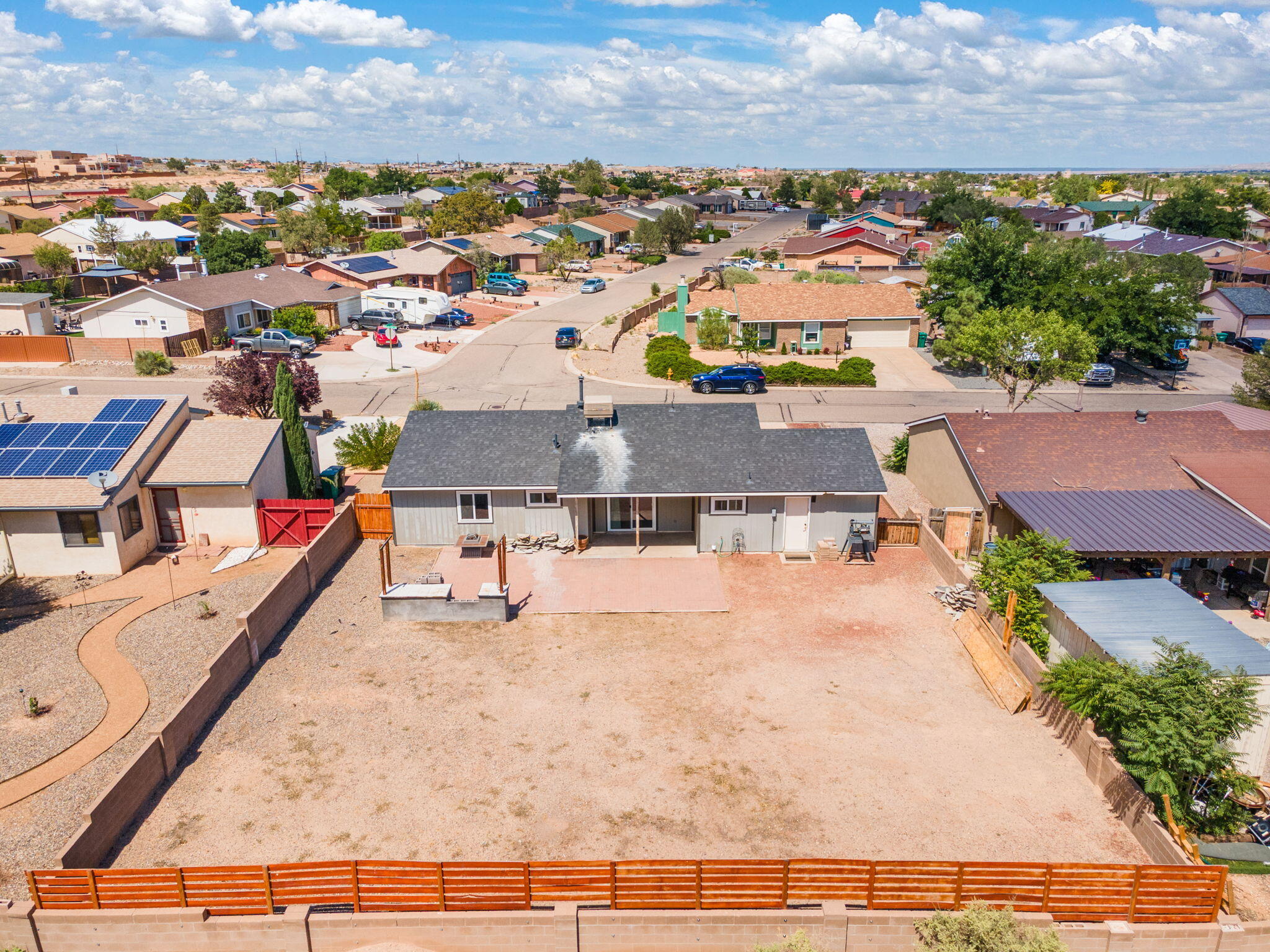 6190 ROADRUNNER Loop NE