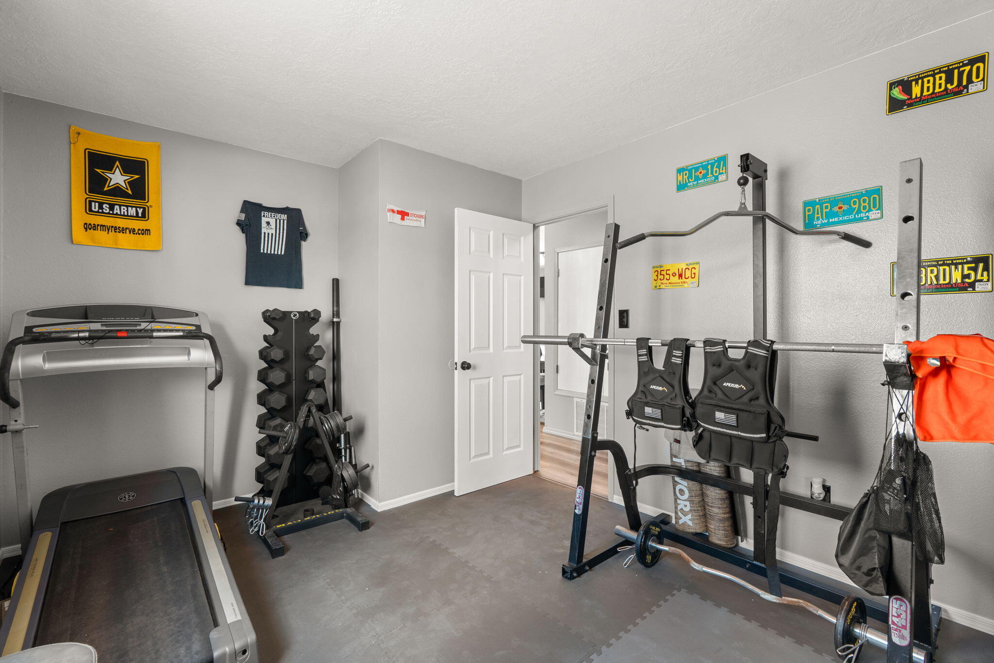 6190 ROADRUNNER Loop NE