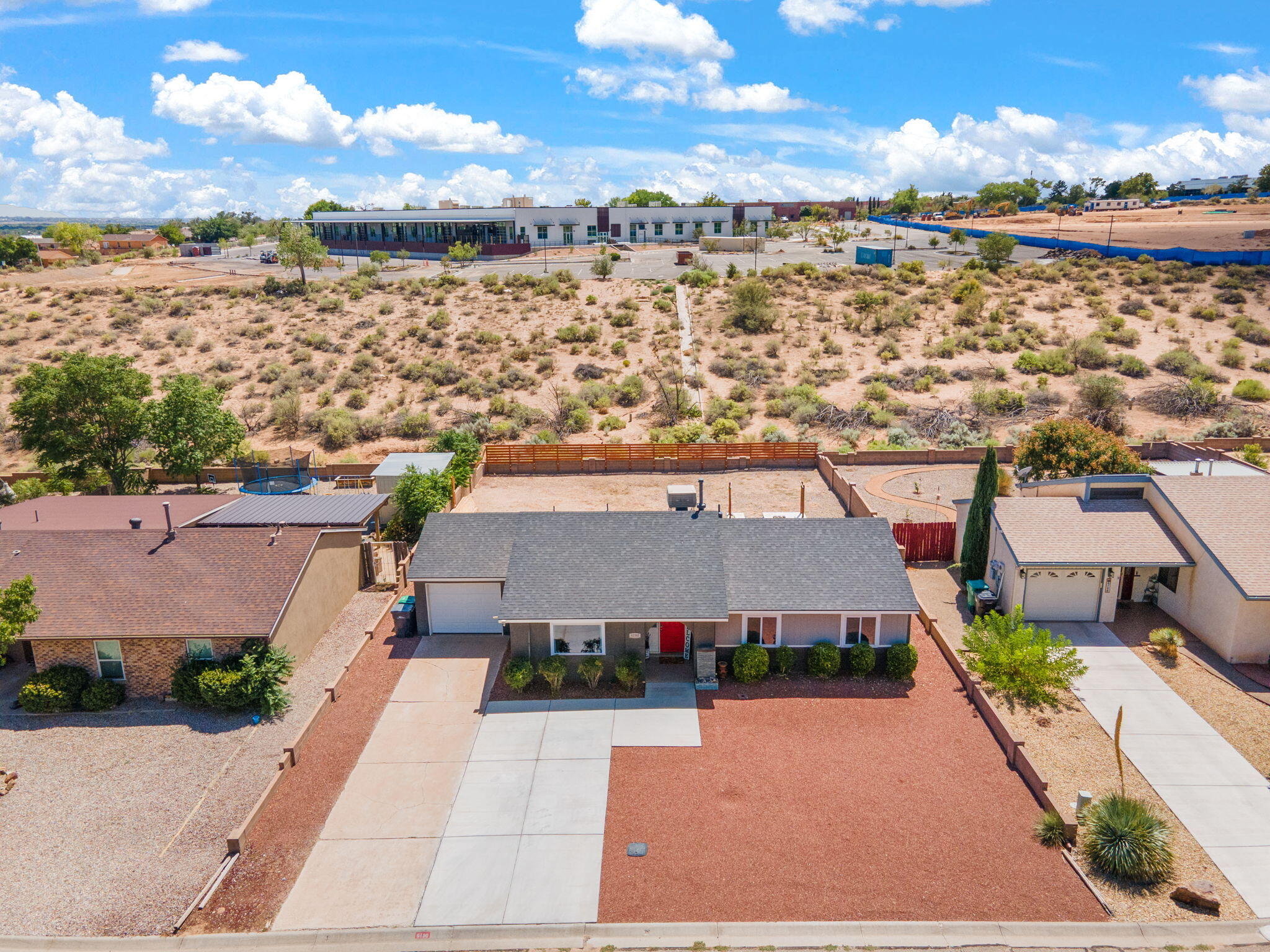 6190 ROADRUNNER Loop NE