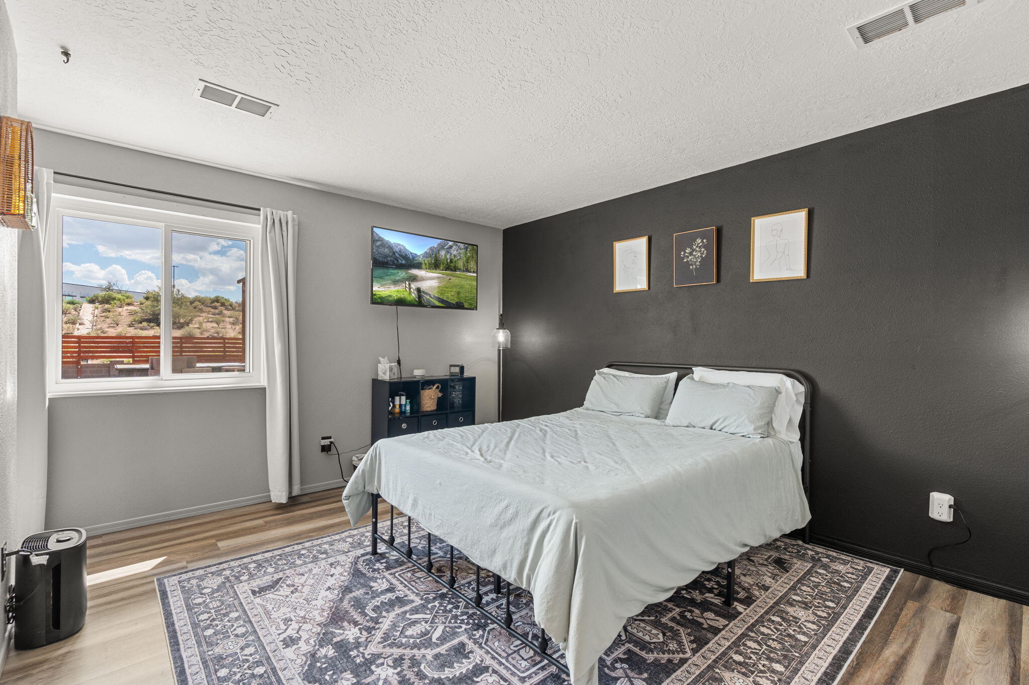 6190 ROADRUNNER Loop NE