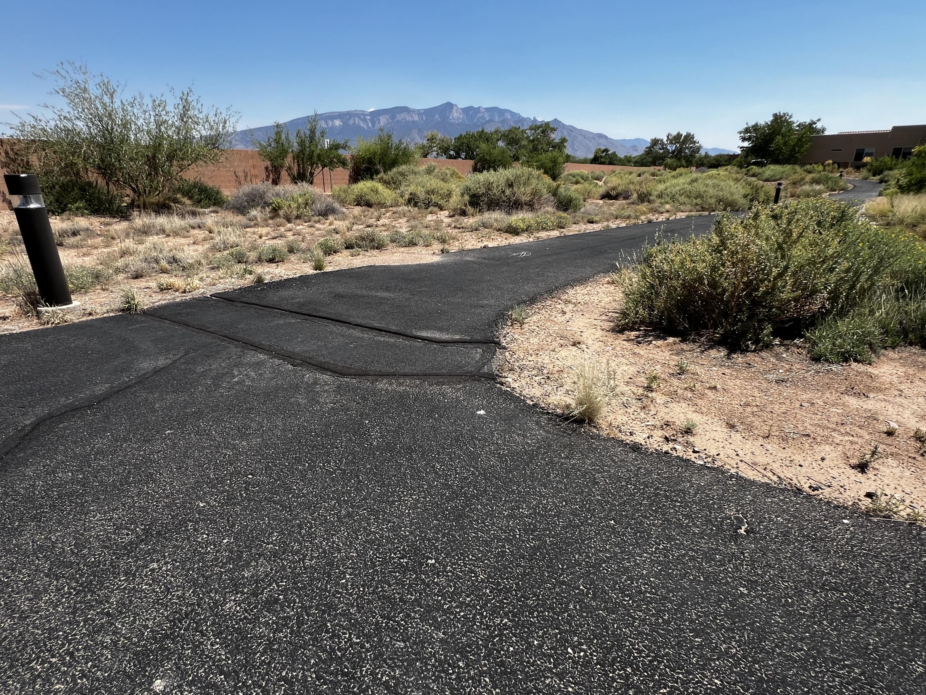 820 GOLDEN YARROW Trail