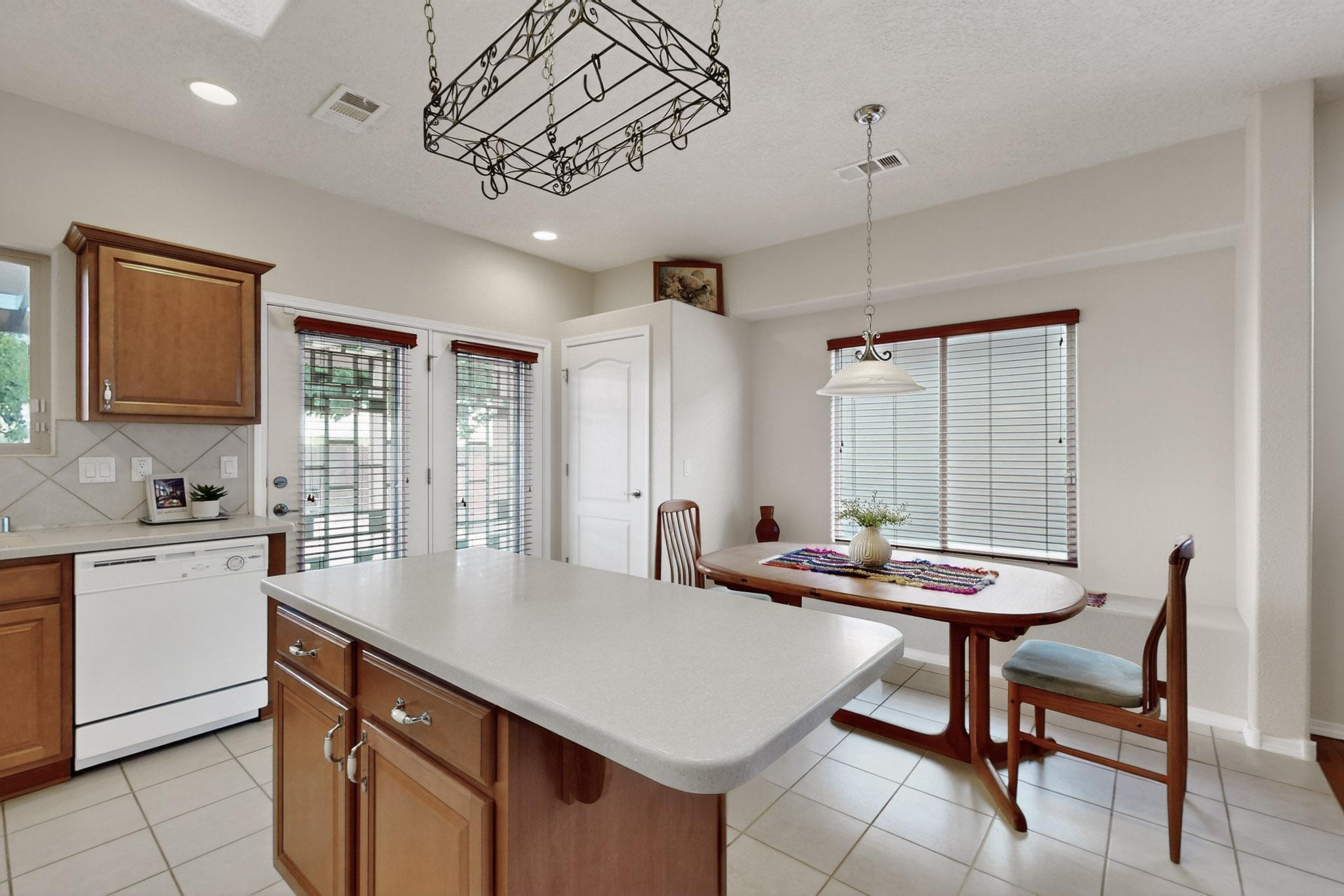 820 GOLDEN YARROW Trail