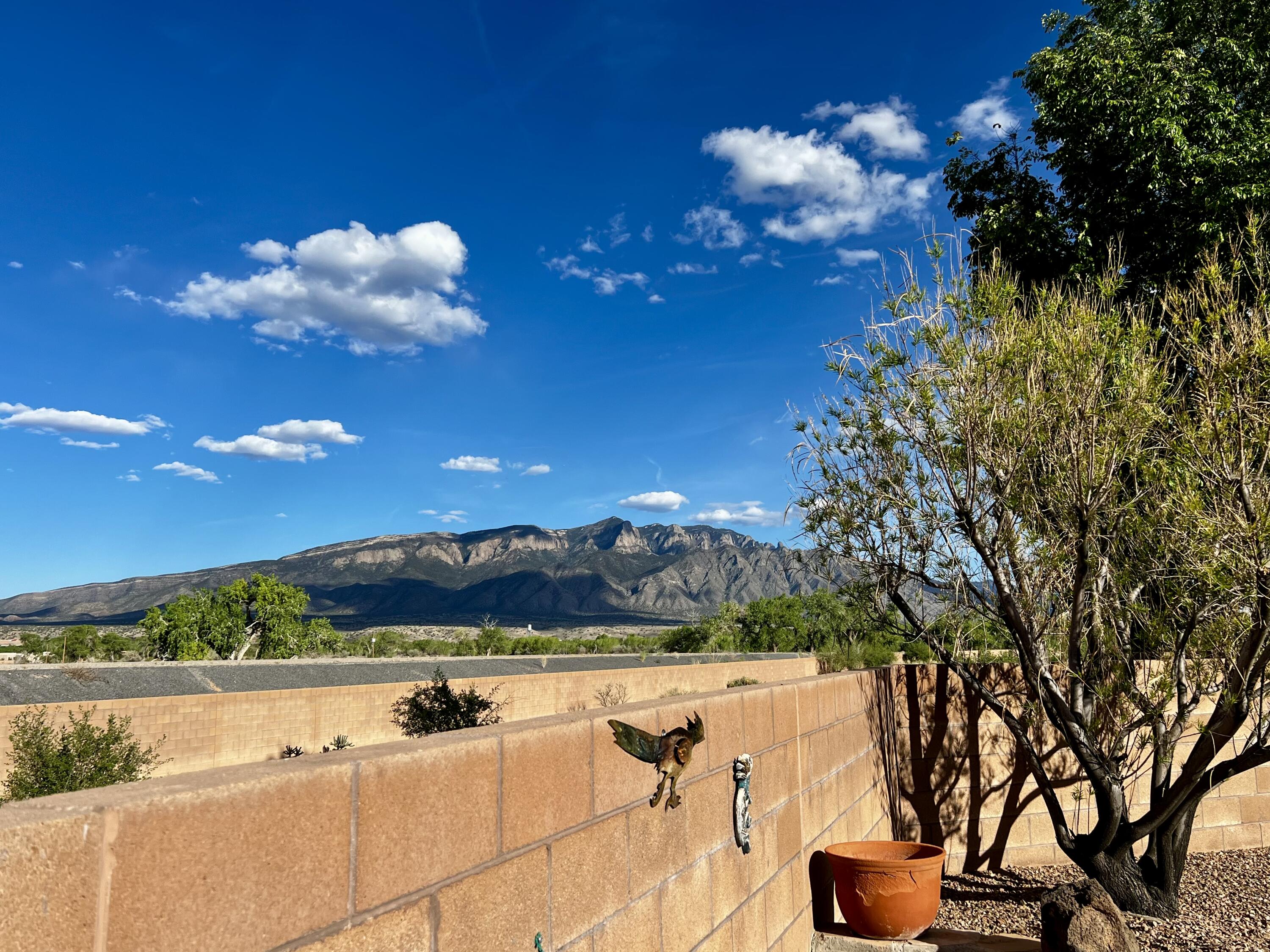 820 GOLDEN YARROW Trail