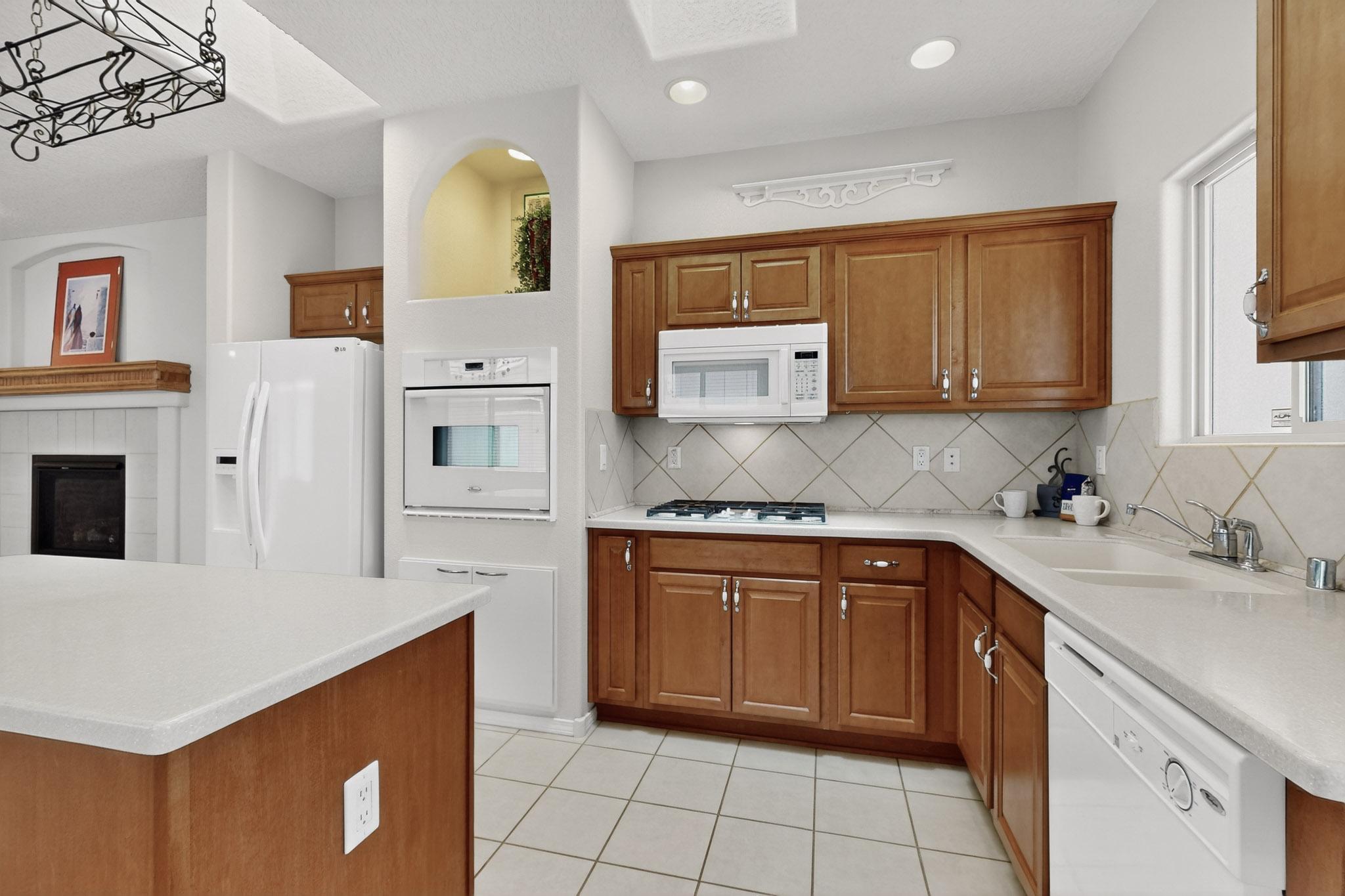 820 GOLDEN YARROW Trail