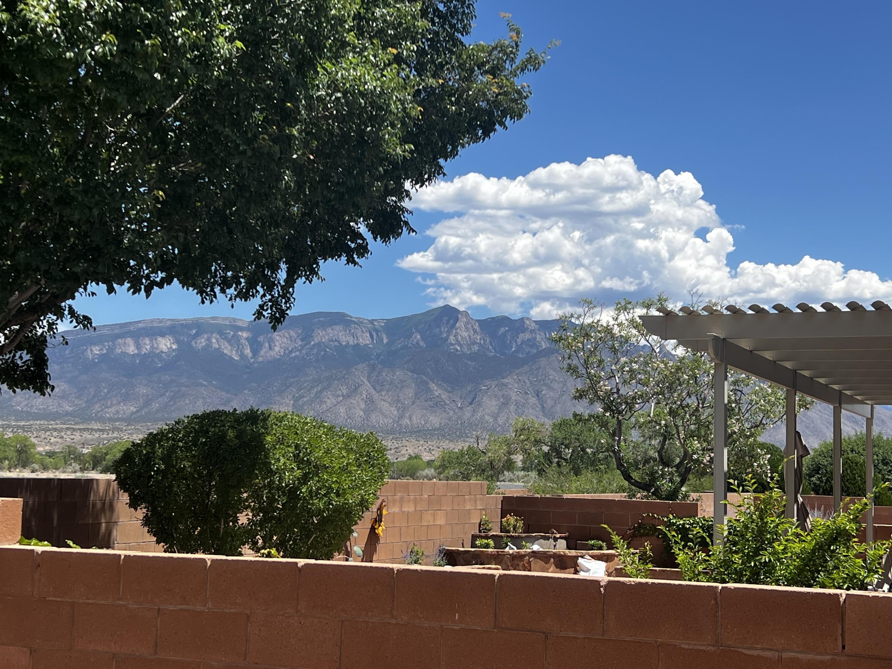 820 GOLDEN YARROW Trail