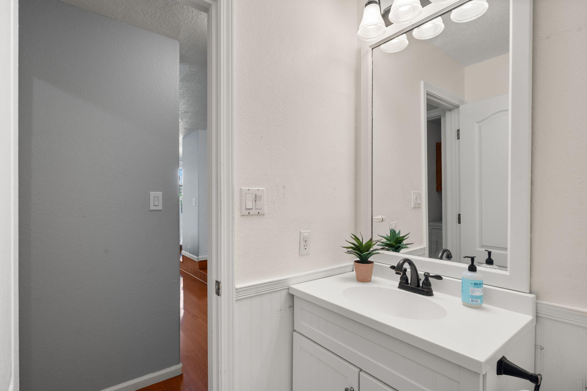 7901 WILLIAM MOYERS Avenue NE