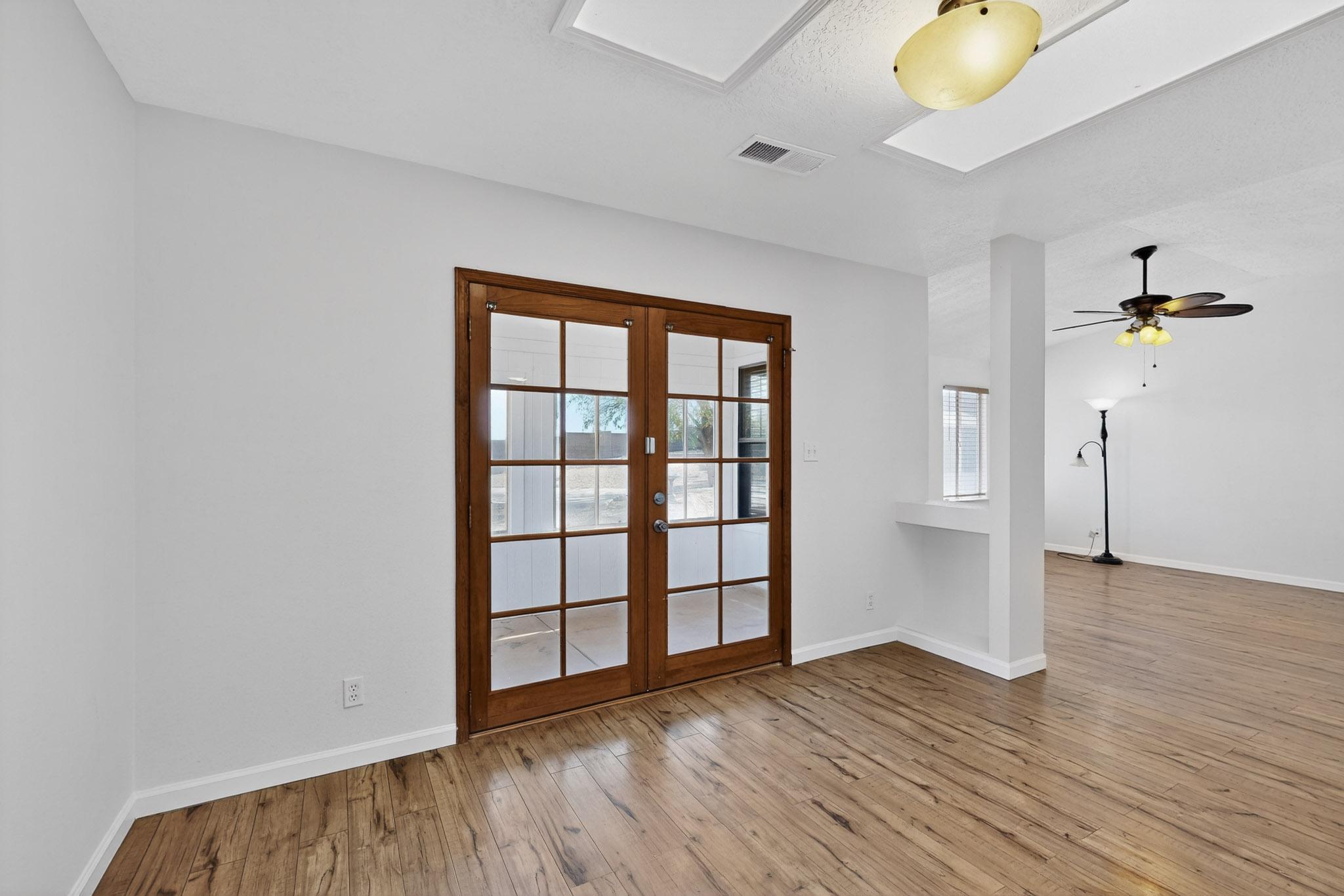 4552 QUARTZ Drive NE