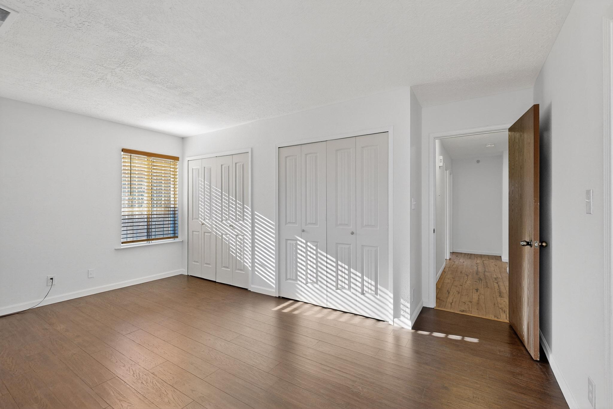 4552 QUARTZ Drive NE