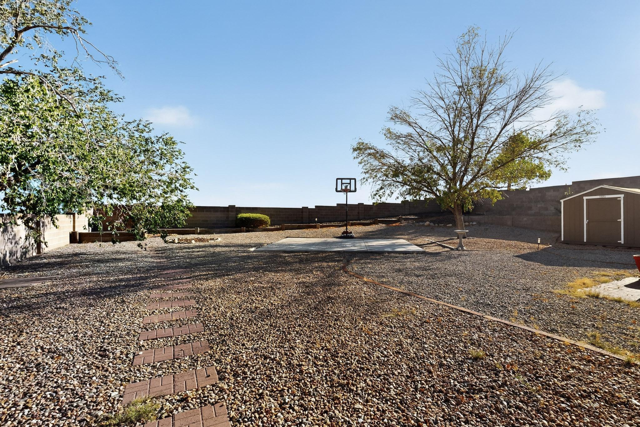 4552 QUARTZ Drive NE