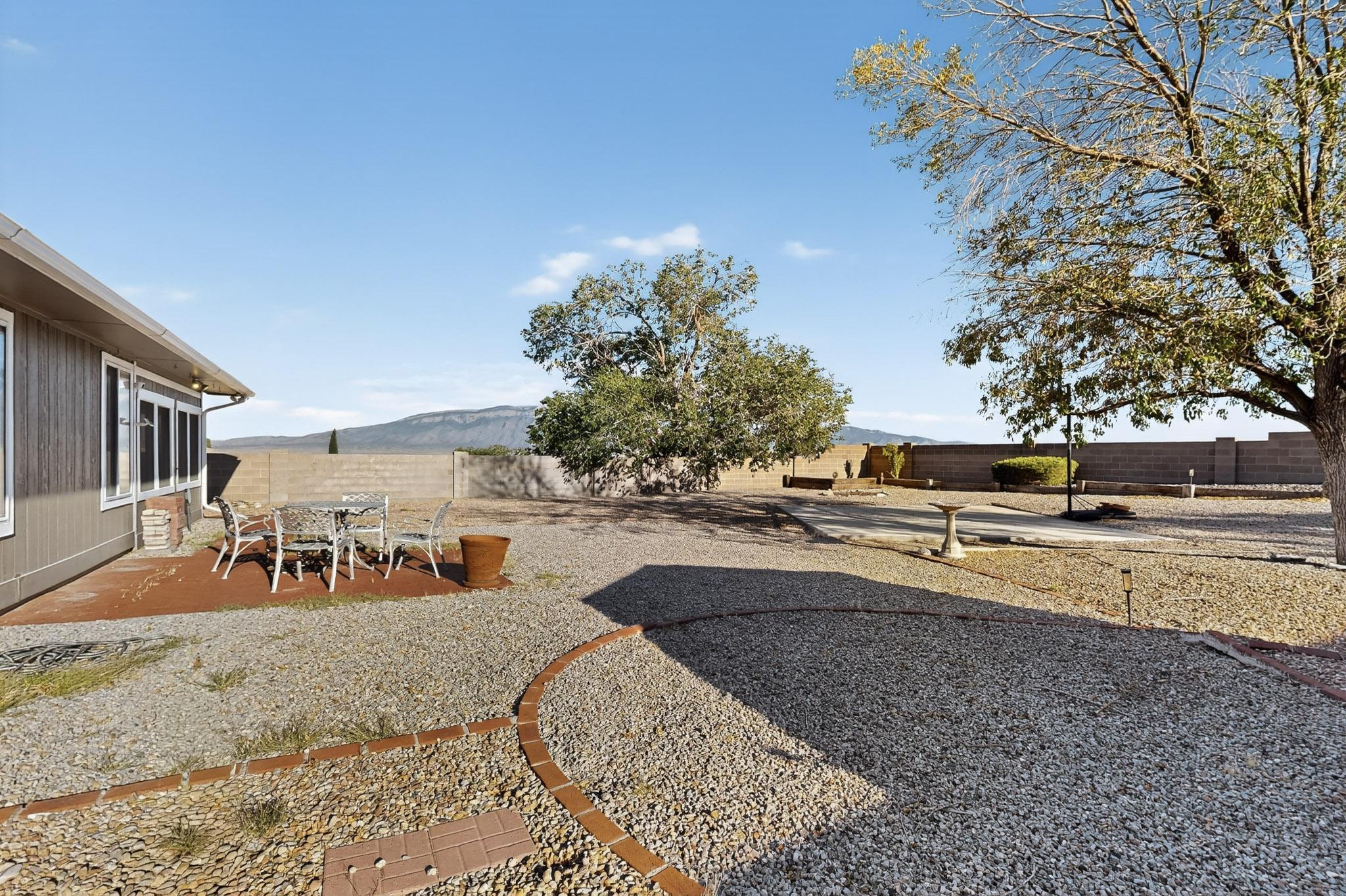 4552 QUARTZ Drive NE