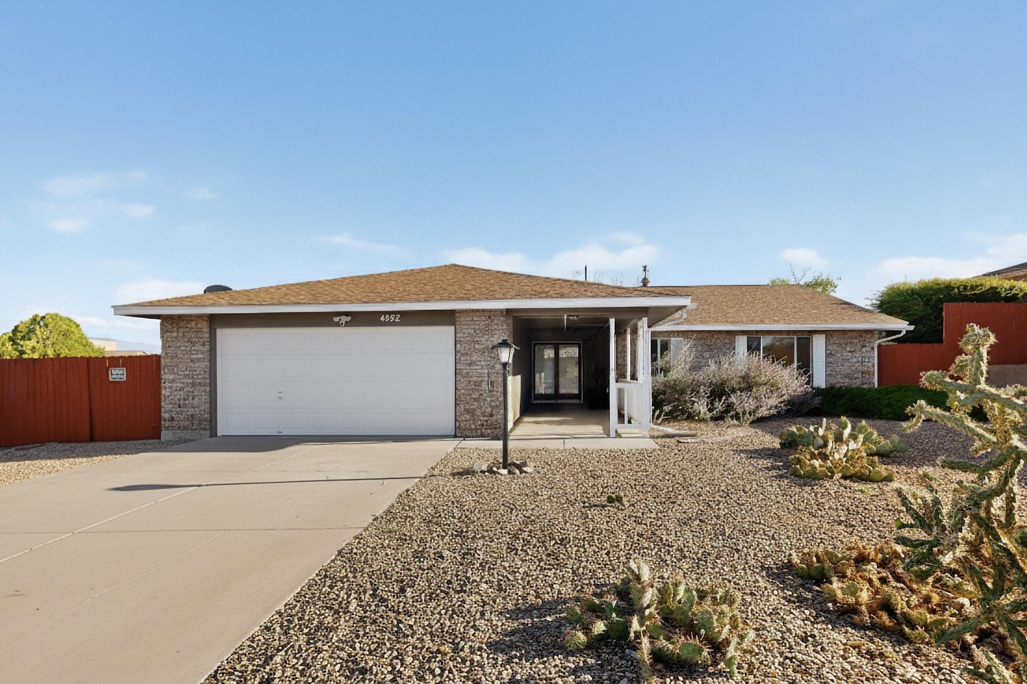 4552 QUARTZ Drive NE