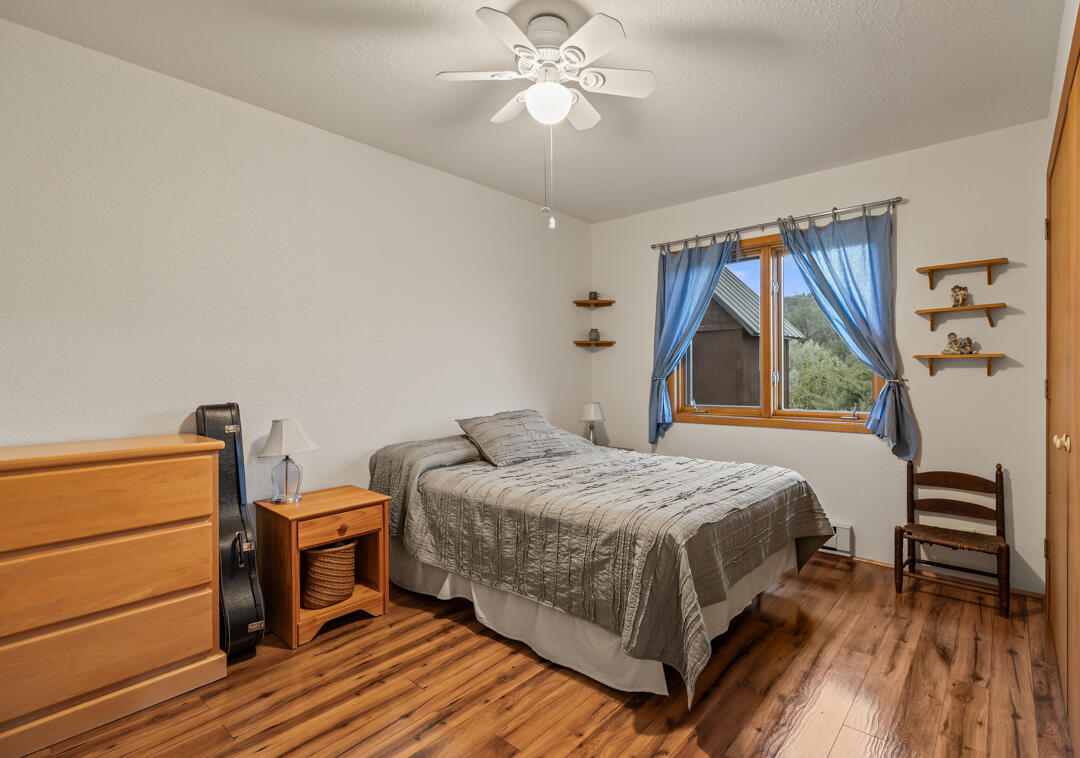 6 Sandia Haven Place