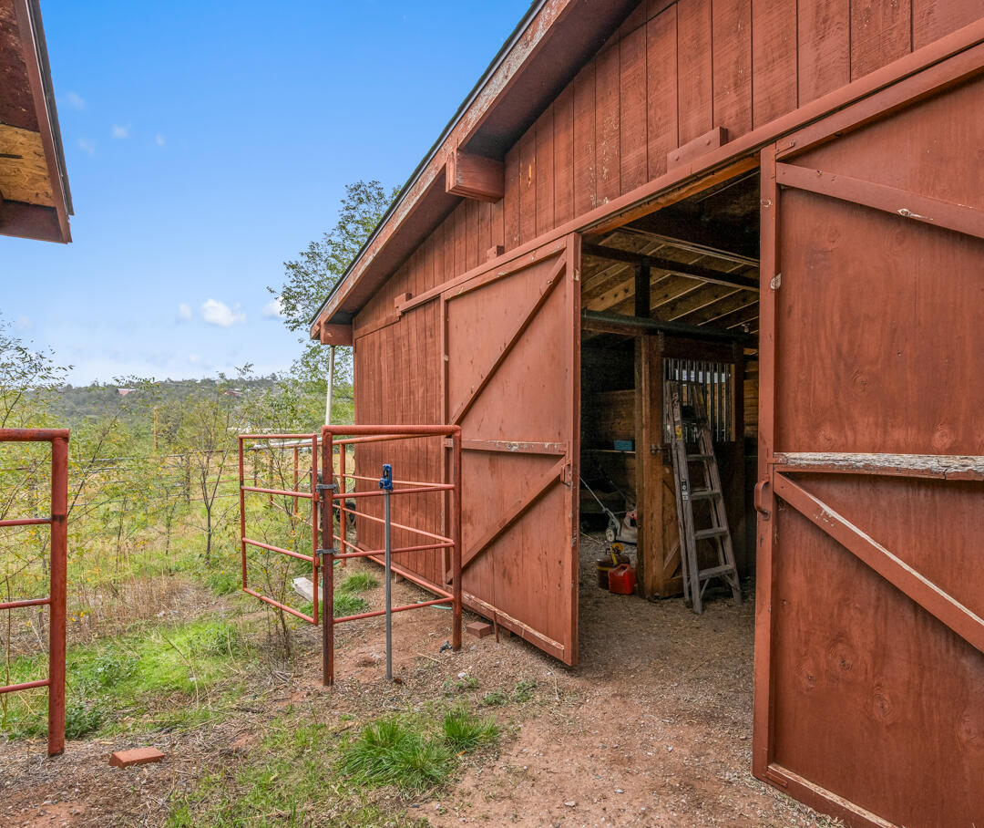 6 Sandia Haven Place