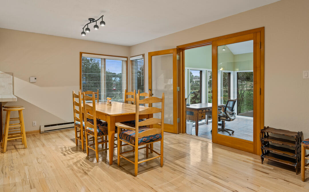 6 Sandia Haven Place