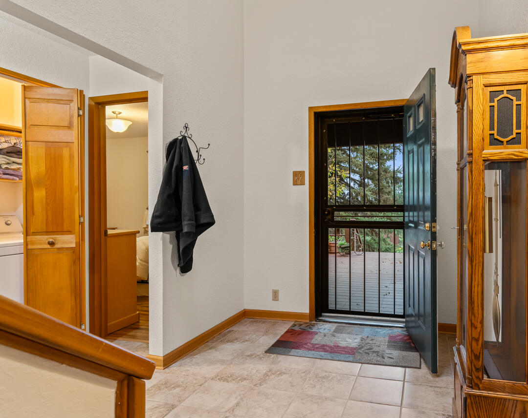 6 Sandia Haven Place