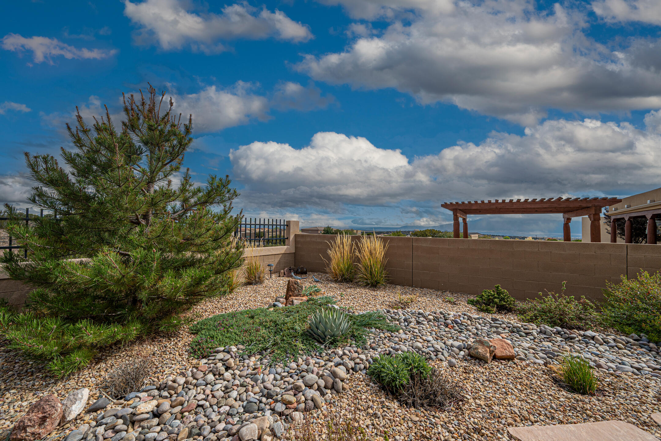 6044 Redondo Sierra NE