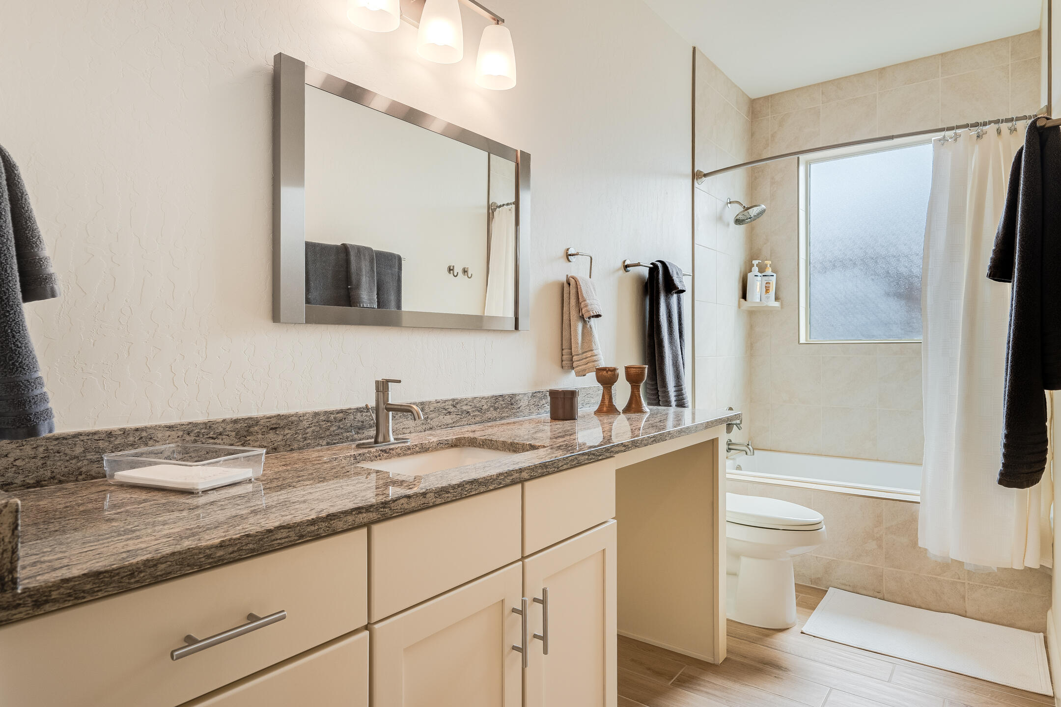 6044 Redondo Sierra NE