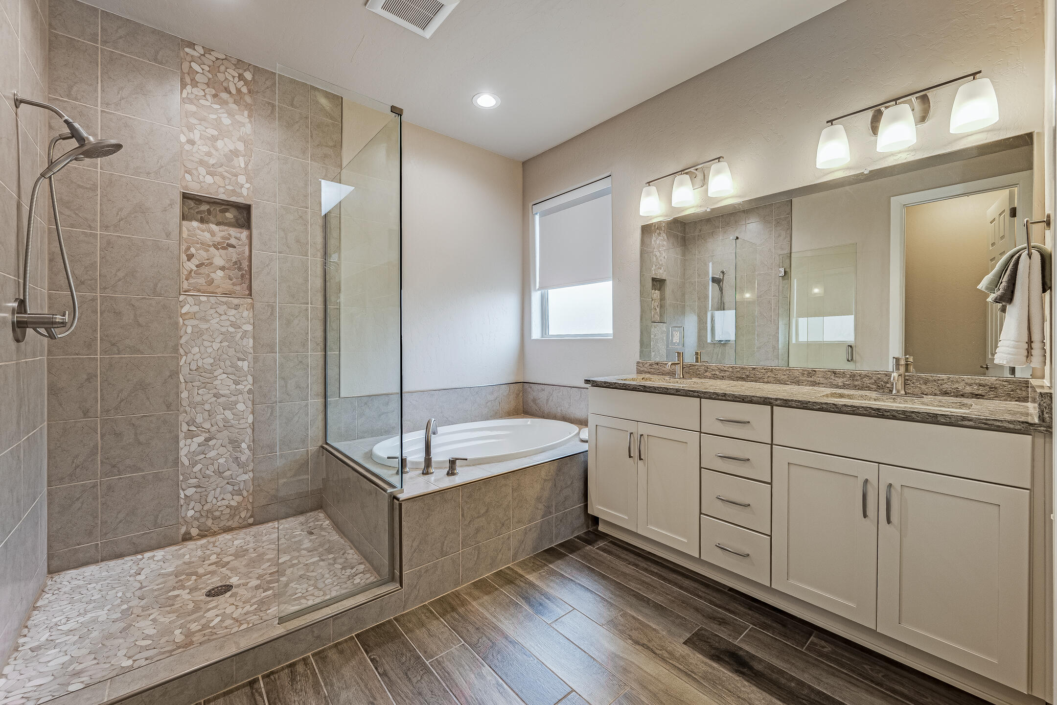 6044 Redondo Sierra NE