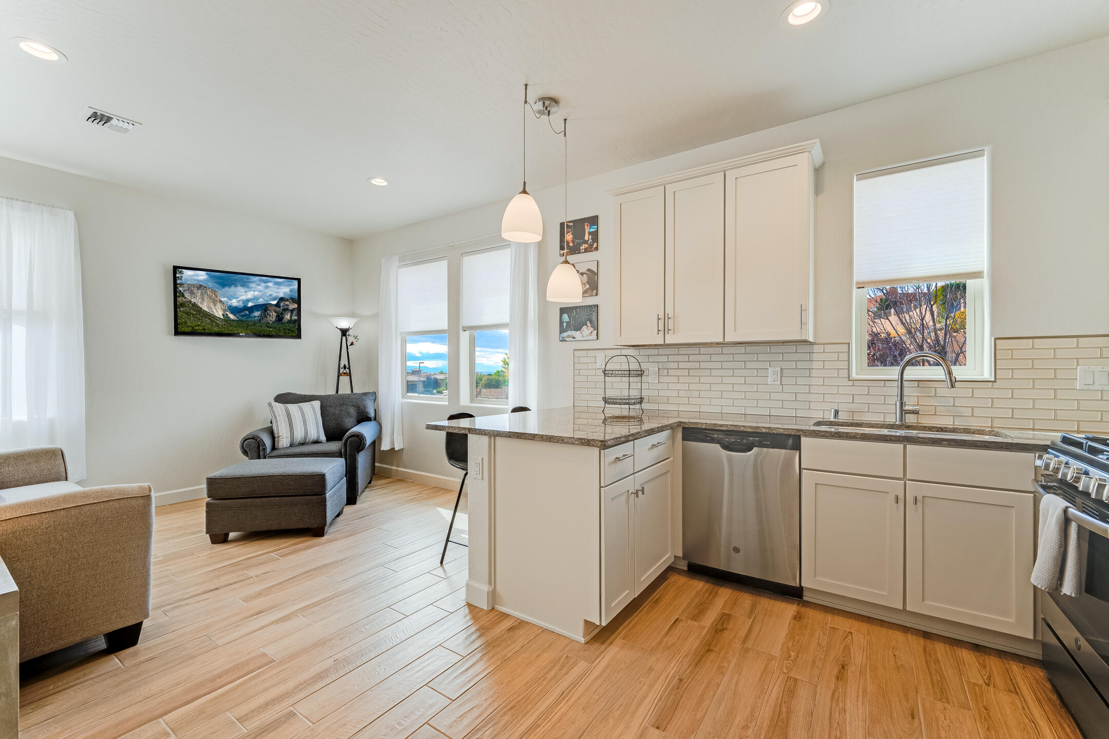 6044 Redondo Sierra NE