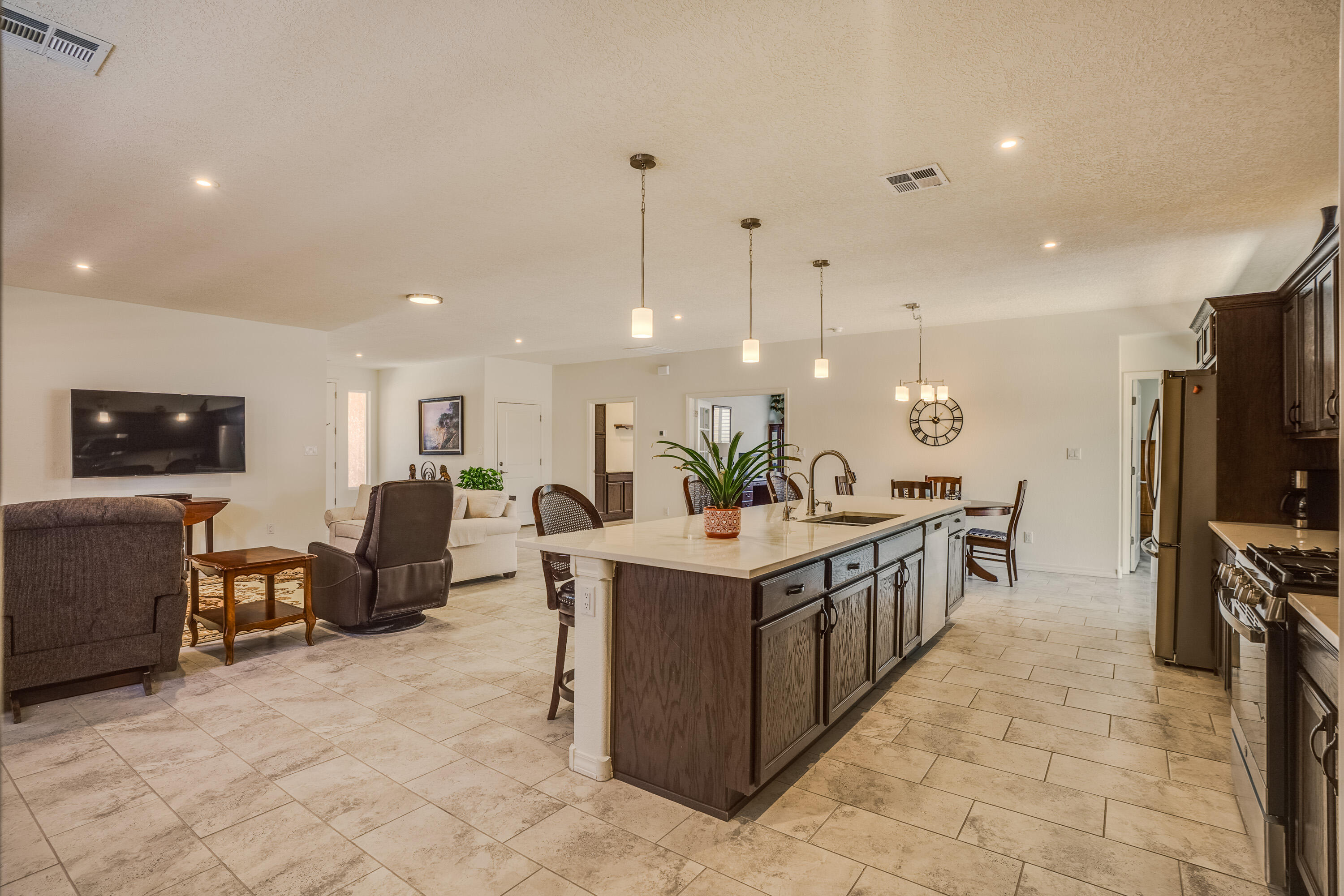 590 Rio Chama Circle SW