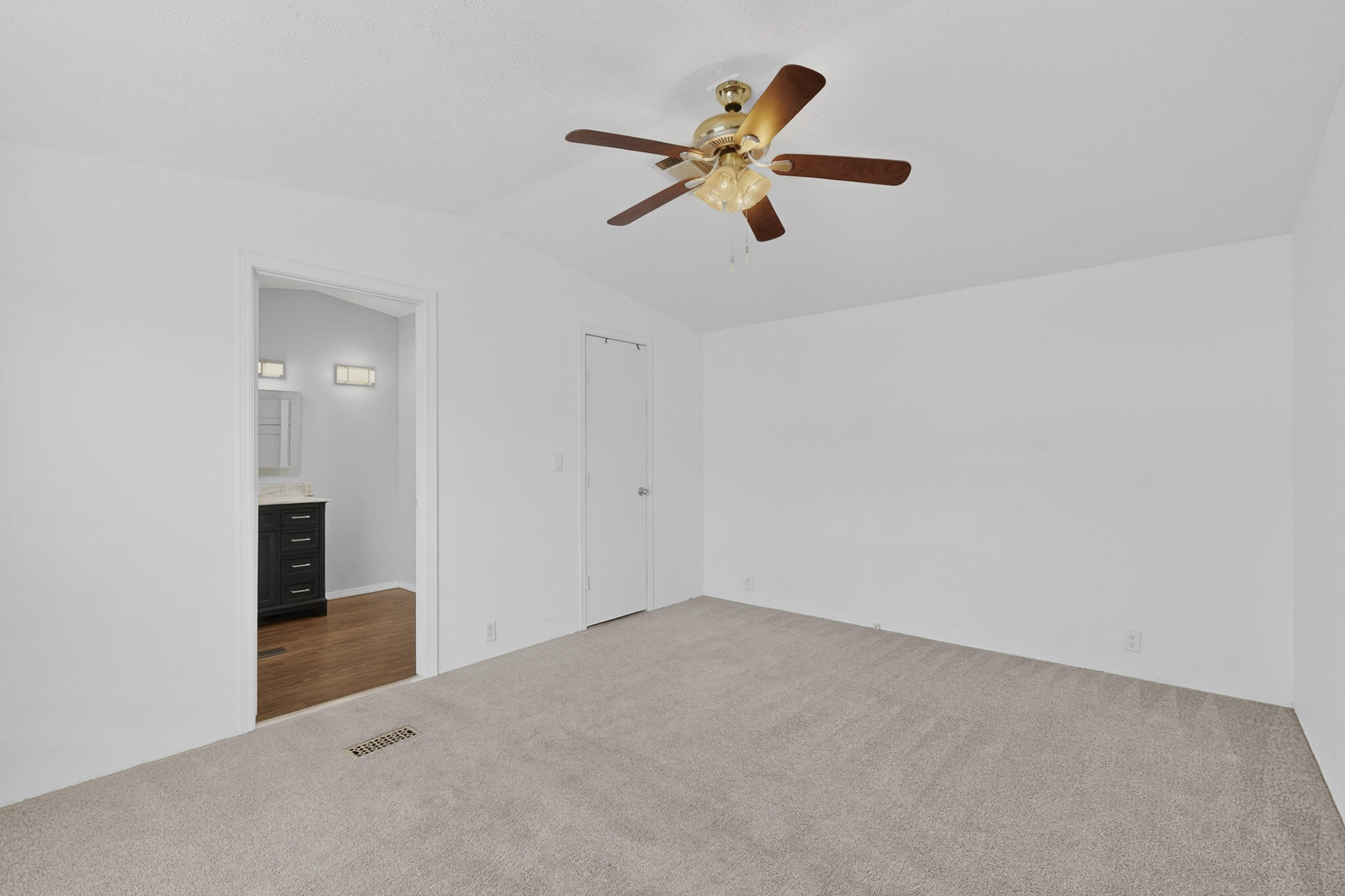 7225 Remington Drive NE