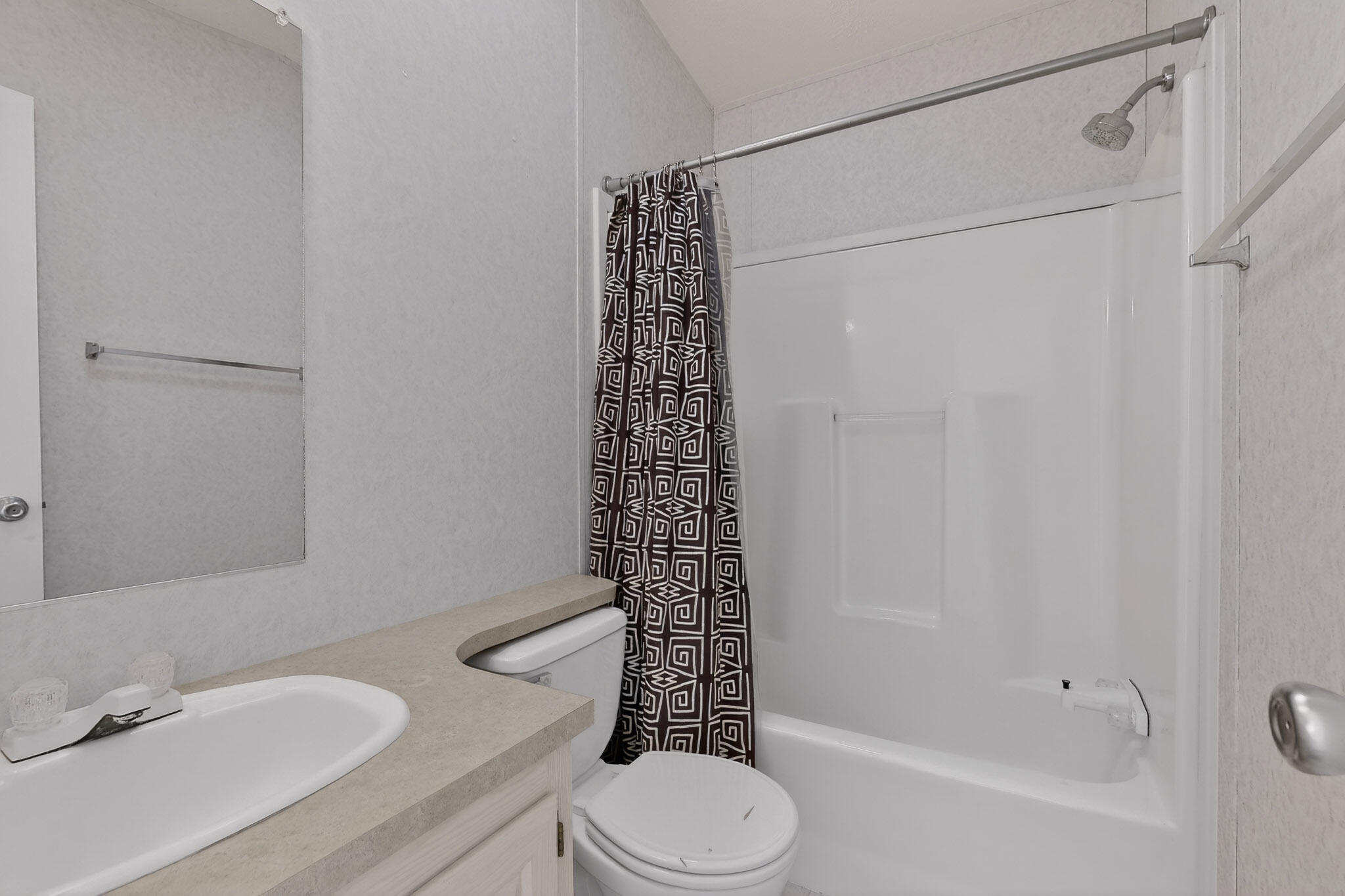 7225 Remington Drive NE