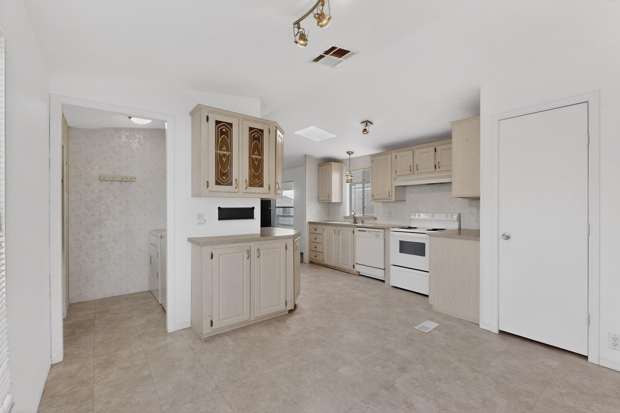 7225 Remington Drive NE