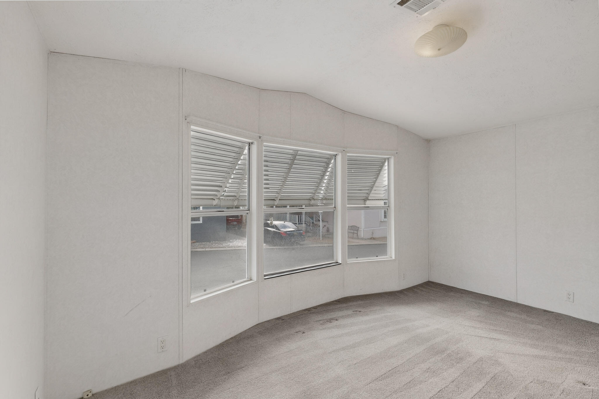 7225 Remington Drive NE