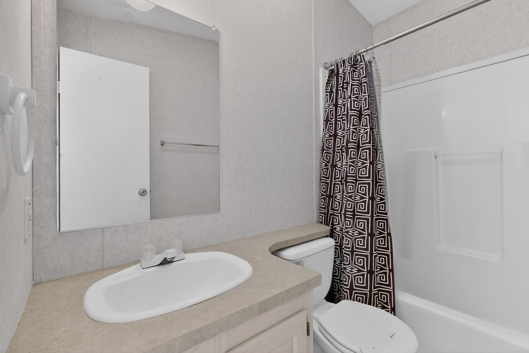 7225 Remington Drive NE