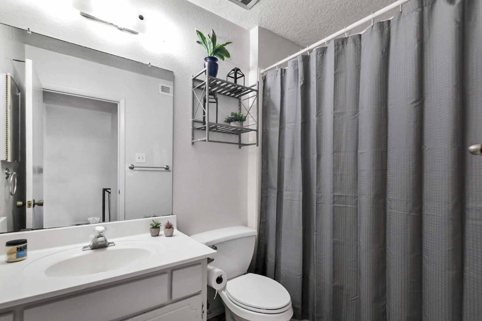 1121 Chelwood Park Boulevard NE APT 7