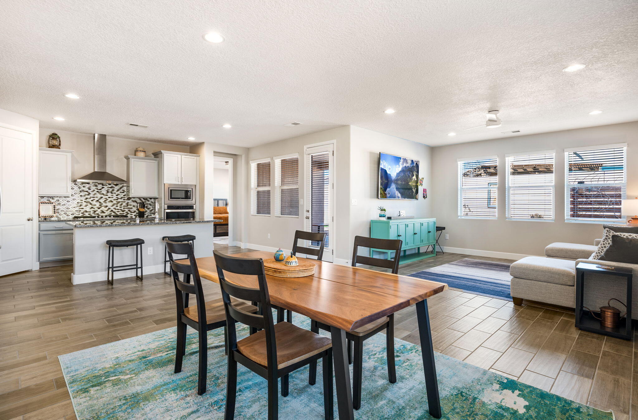 1914 Castle Peak Loop NE