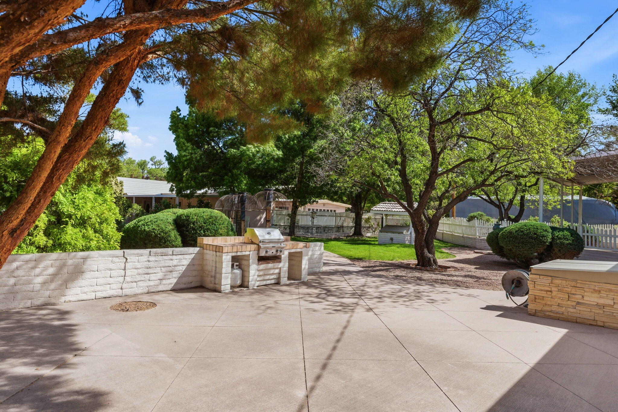 10020 Loretta Drive NW