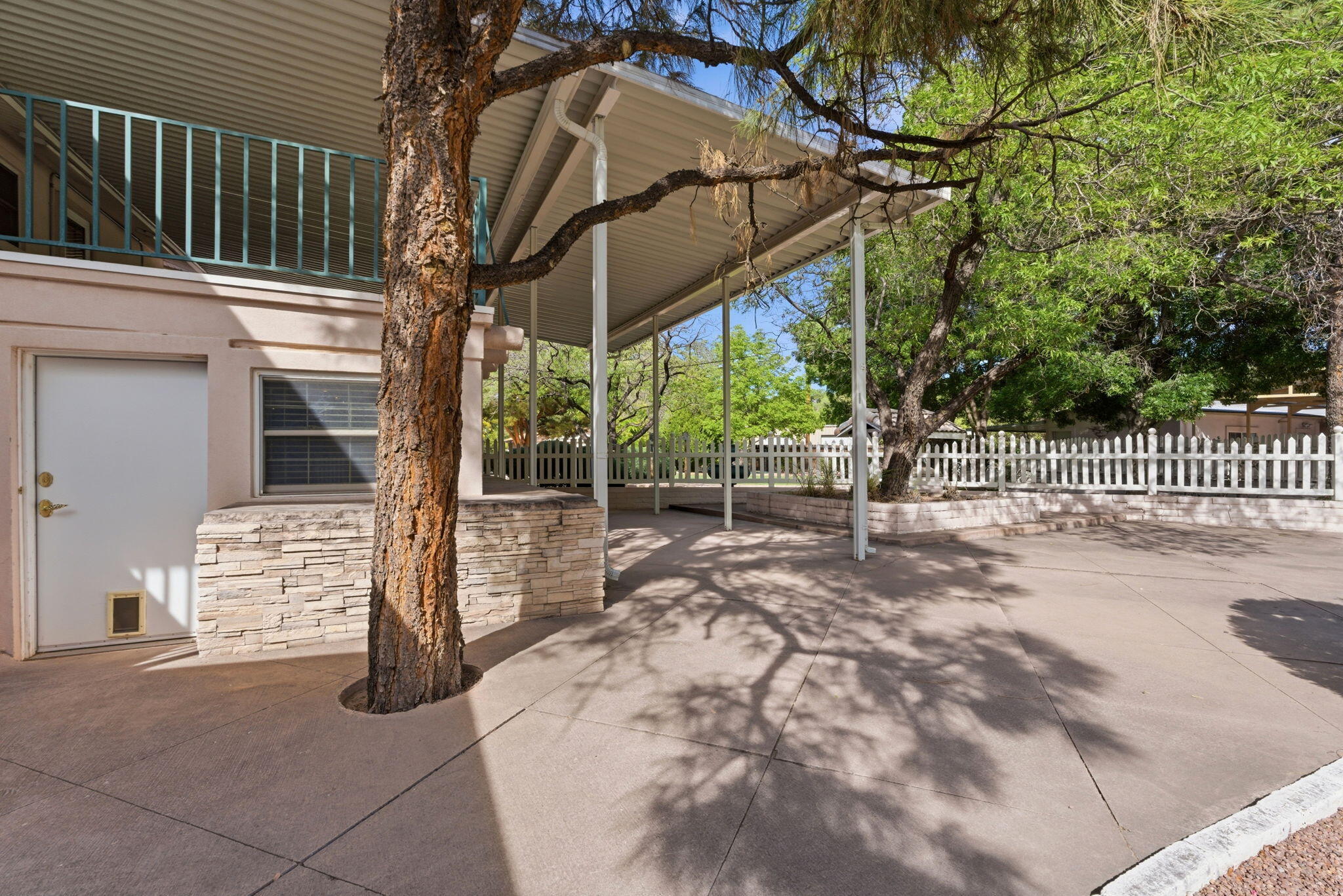 10020 Loretta Drive NW