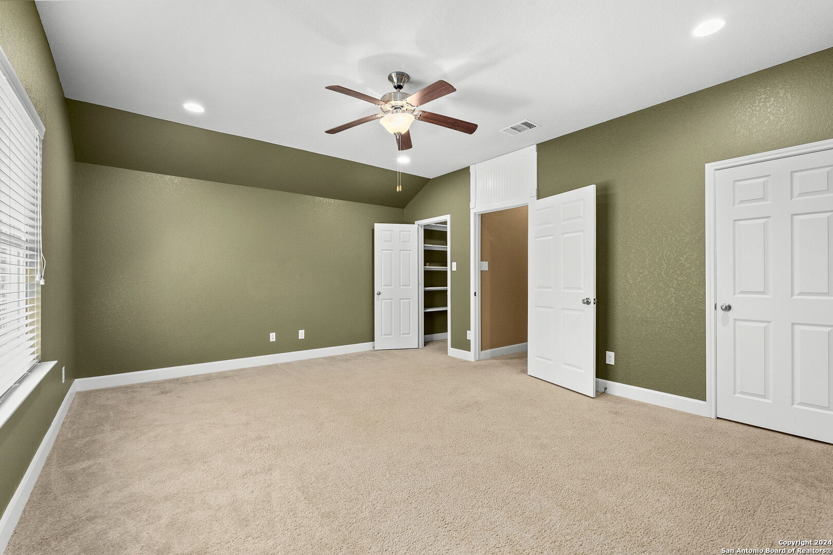 23919 WATERHOLE LN