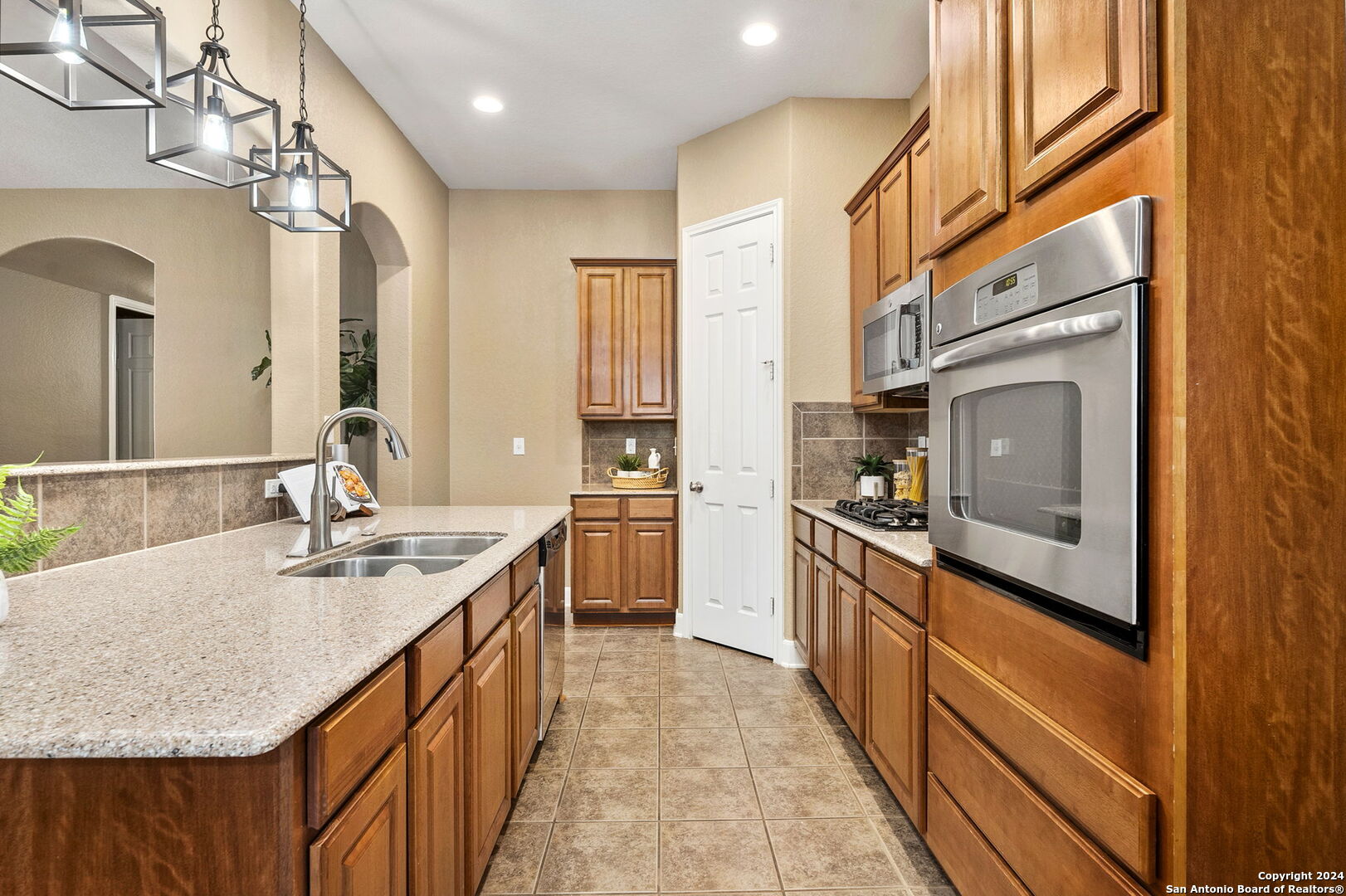 23919 WATERHOLE LN
