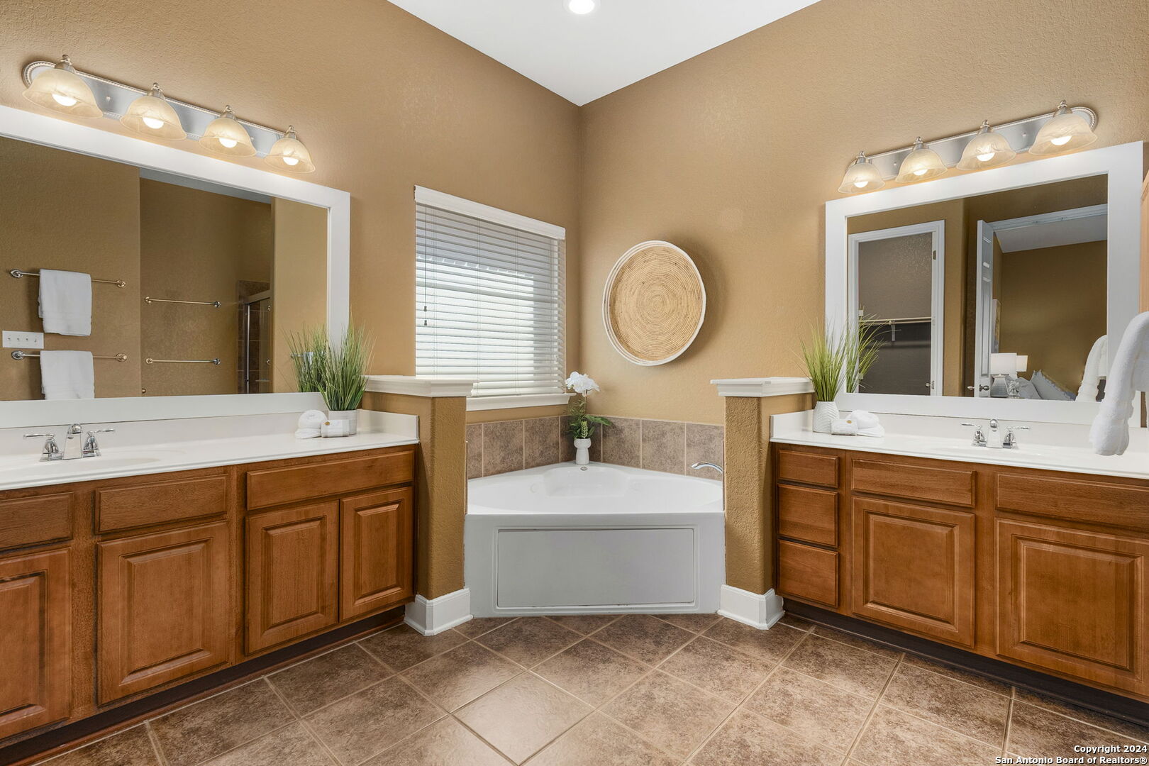 23919 WATERHOLE LN
