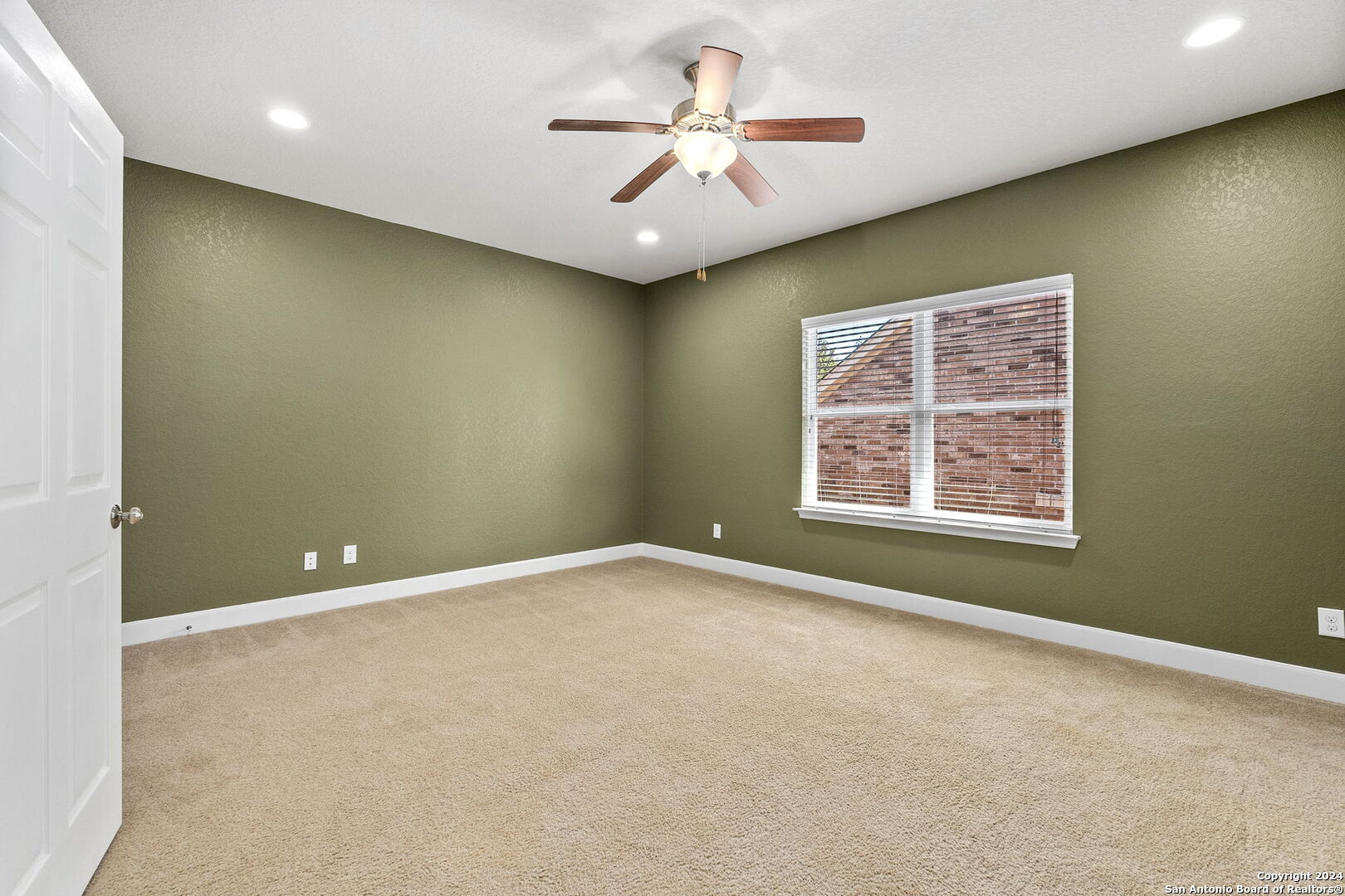 23919 WATERHOLE LN
