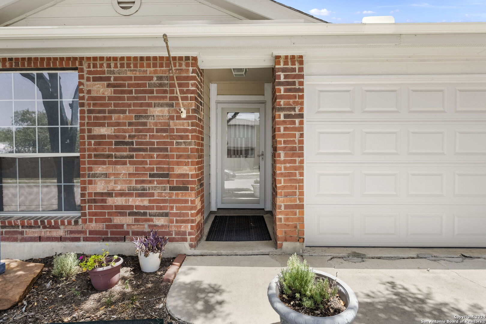 7351 LYIA BRANCH