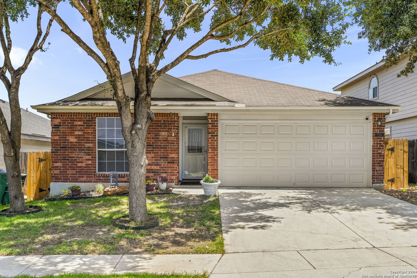 7351 LYIA BRANCH