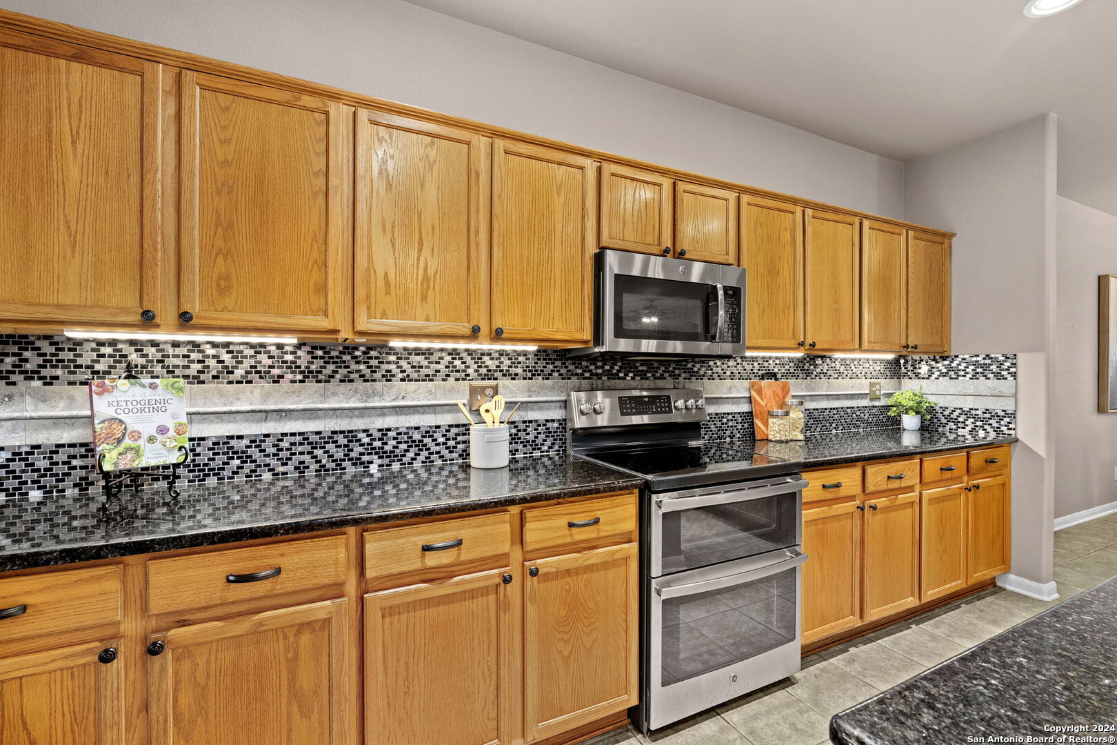 2415 REDLAND MESA