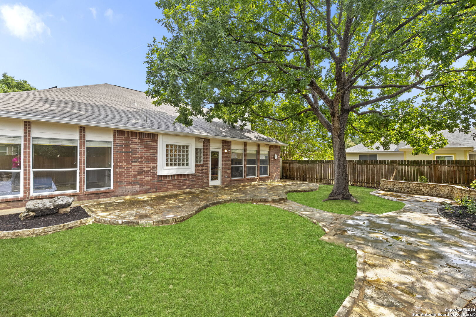 2415 REDLAND MESA