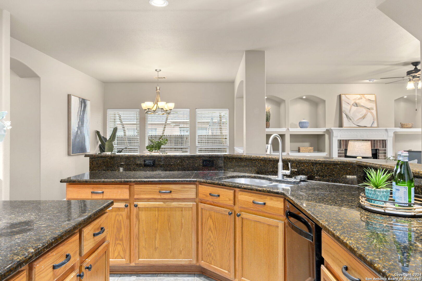 2415 REDLAND MESA