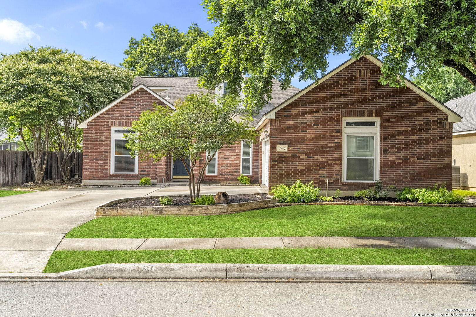 2415 REDLAND MESA