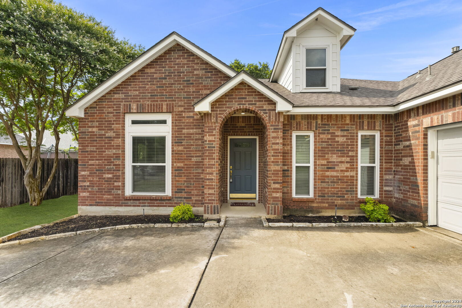2415 REDLAND MESA