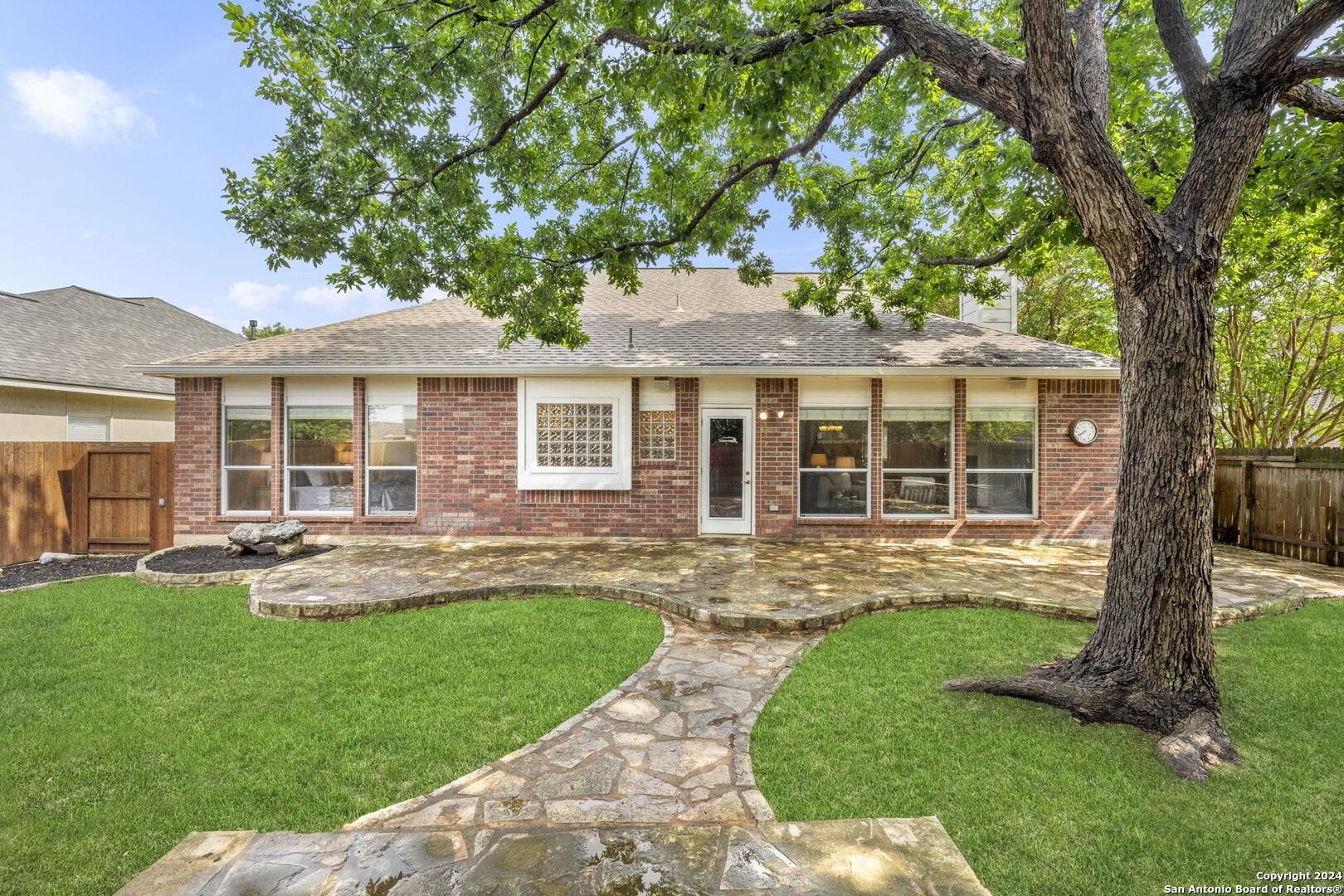 2415 REDLAND MESA