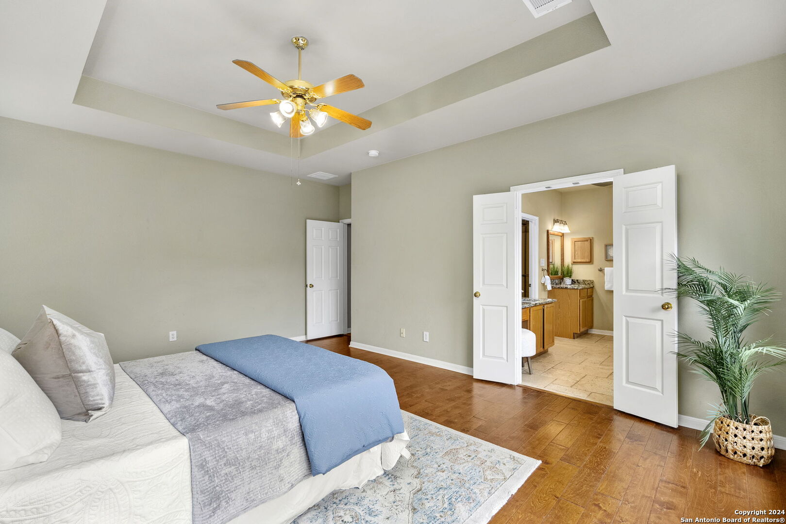 2415 REDLAND MESA