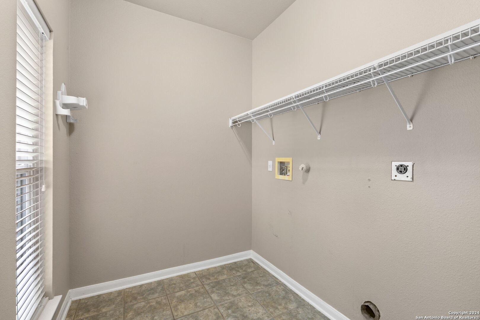 2415 REDLAND MESA