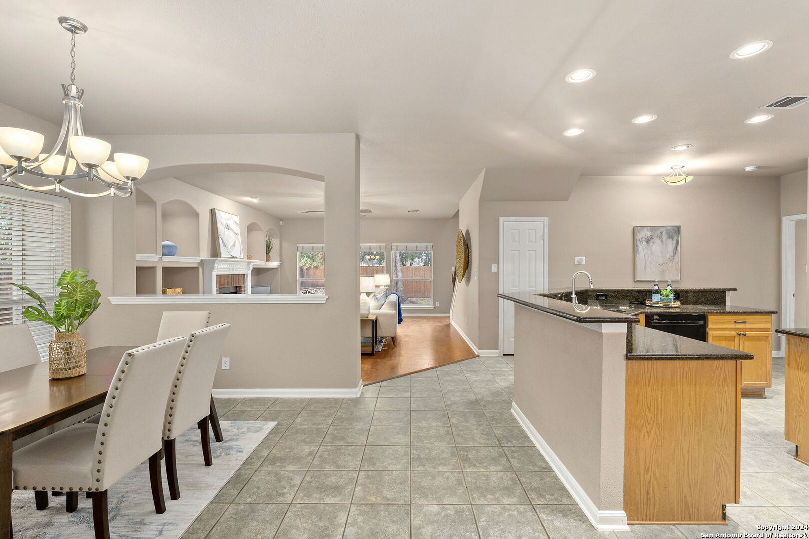 2415 REDLAND MESA